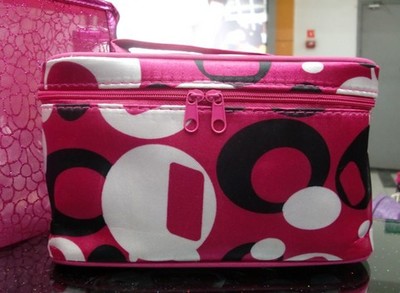 上海方振箱包制品 專業(yè)工廠定制、批發(fā)整理箱與雜物包，滿足多樣收納需求